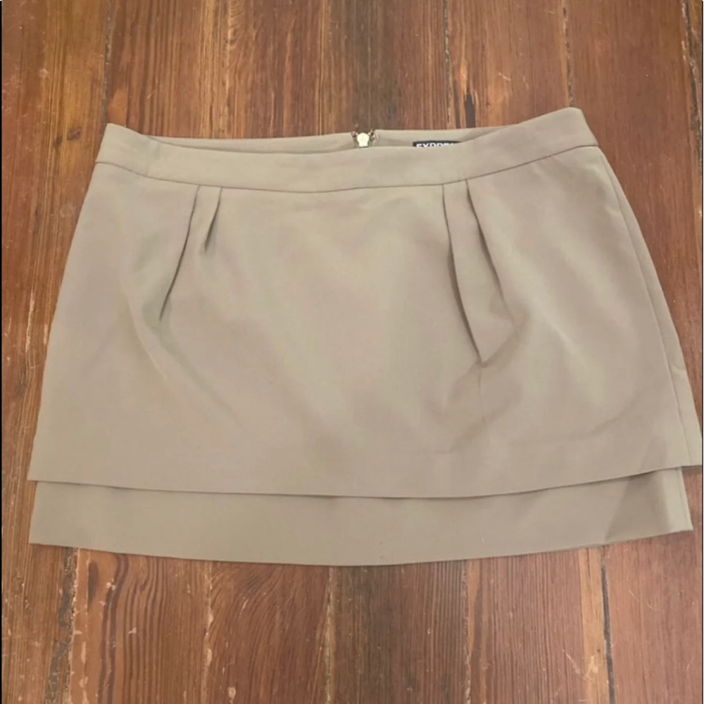 Sz 12 Tiered Express Skirt